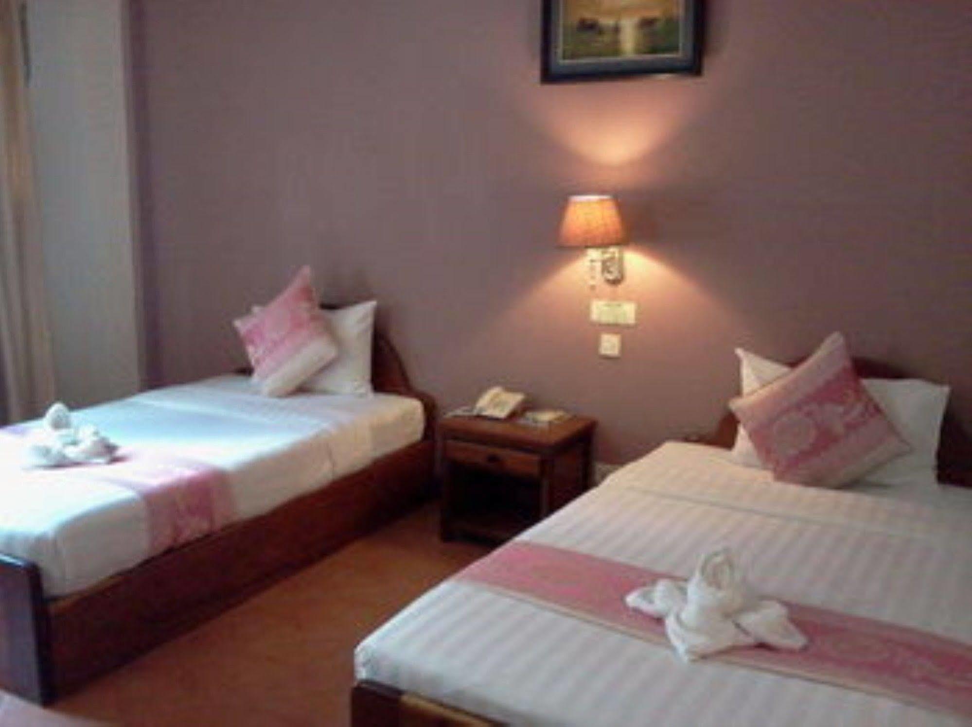 Han Kong Hotel And Restaurant Σιέμ Ρέαπ Εξωτερικό φωτογραφία