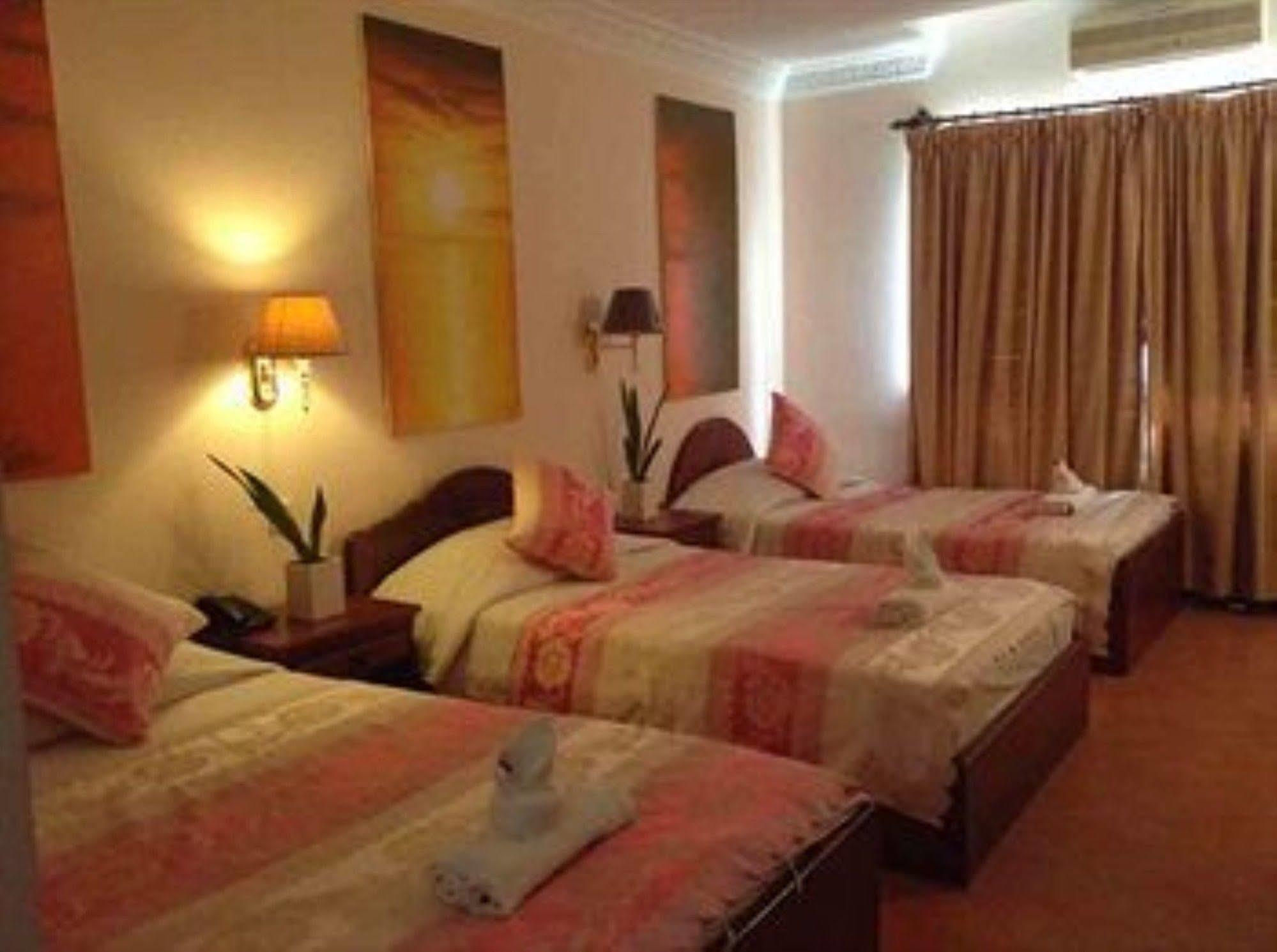 Han Kong Hotel And Restaurant Σιέμ Ρέαπ Εξωτερικό φωτογραφία